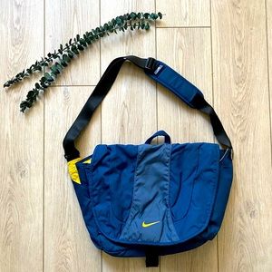 NIKE cross over bag messenger bag